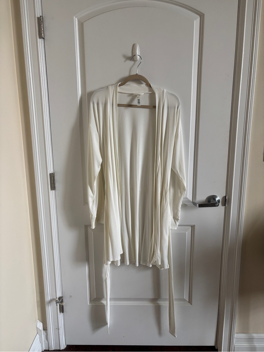 Skims White Robe - Picture 6 of 10